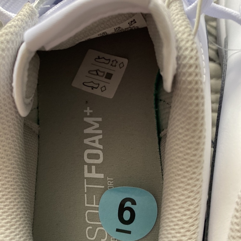 PUMA Women's Smash WNS V2 Leather Sneaker - Picture 4 of 6